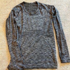Lululemon swiftly tech long sleeve shirt. Size 10. Great condition.